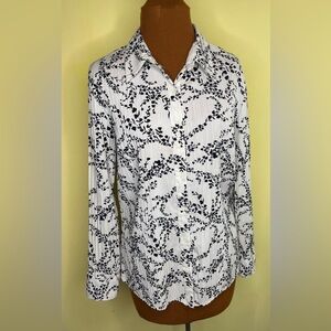 East 5th White Black Print Crinkle Button Front Blouse Size Medium